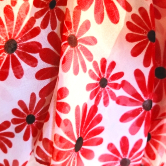 Red Daisy Women's Handkerchief Handbag Accessory Dainty Scarf - Picture 6 of 7